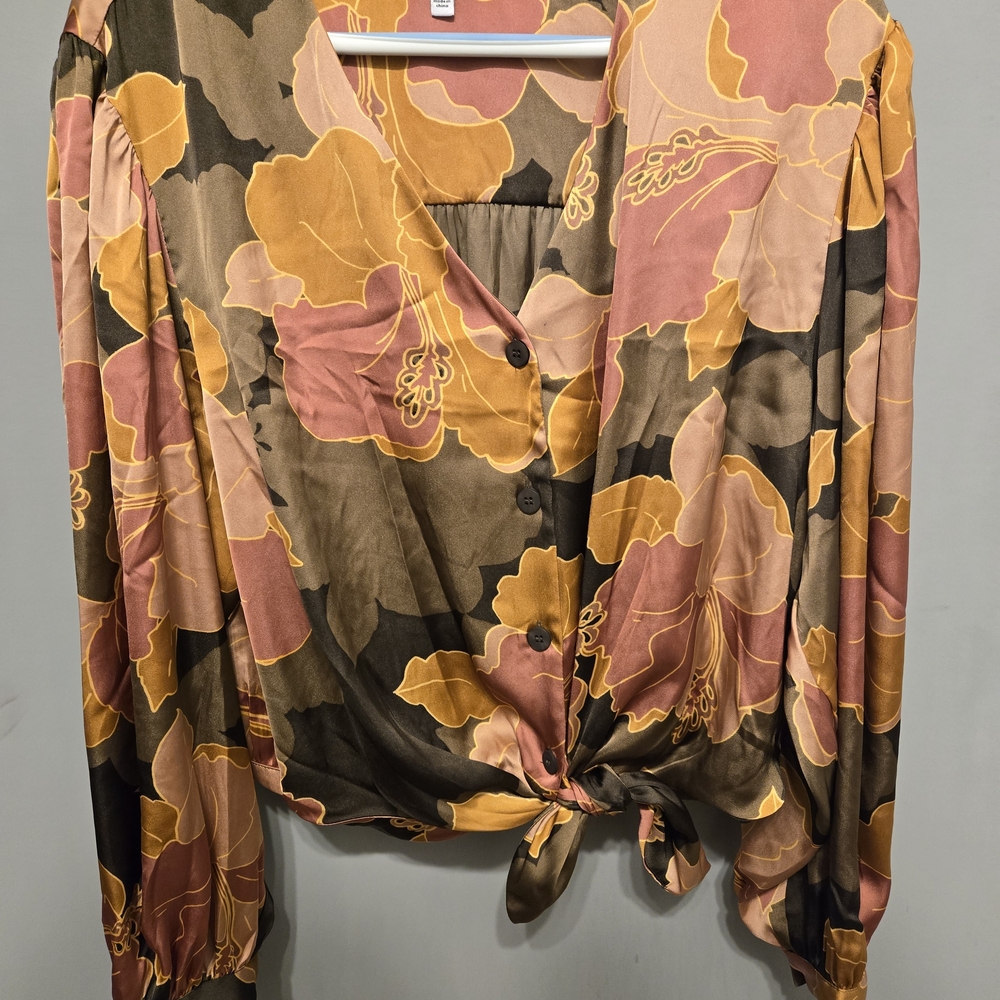 DR2 Multicolor Floral Tie-Front Blouse